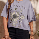 Camiseta de hombros caidos con estampado floral con mariposa