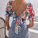VCAY Top crop con estampado de espalda abierta con cordon de manga farol
