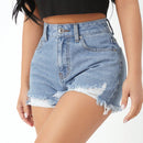 PETITE Shorts en mezclilla con lavado bajo crudo