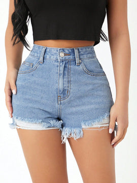 PETITE Shorts en mezclilla con lavado bajo crudo