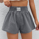 Shorts de pierna ancha con diseno de parche de letra