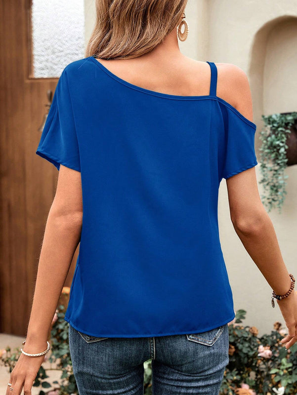LUNE Blusa con diseno de cadena de cuello asimetrico de manga murcielago