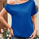 LUNE Blusa con diseno de cadena de cuello asimetrico de manga murcielago