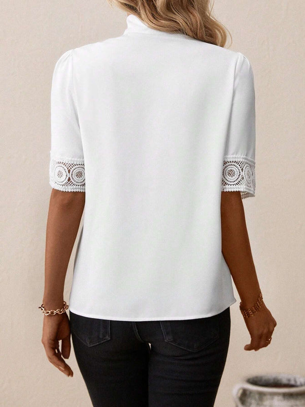 Blusa de cuello con cordon con encaje de manga farol