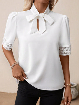 LUNE Blusa de cuello con cordon con encaje de manga farol