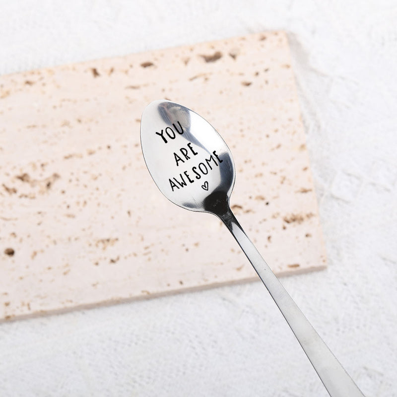 1 pza. Cuchara estampada a mano, Cuchara de té Eres increíble, Cubiertos estampados, Para una idea de regalo única para el día de San Valentín Accesorios de cocina