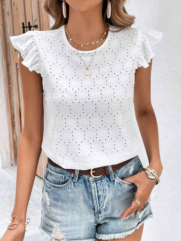 Frenchy Camiseta con bordado con ojal de manga mariposa