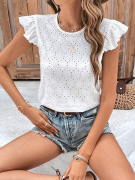 Frenchy Camiseta con bordado con ojal de manga mariposa