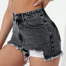 Shorts en mezclilla con estampado de cara de dibujos animados bajo crudo