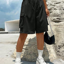 Shorts con bolsillo lateral con solapa de cintura con cordon cargo