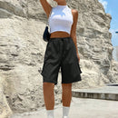 Shorts con bolsillo lateral con solapa de cintura con cordon cargo