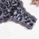 Tanga con estampado de leopardo ribete con encaje