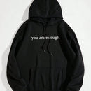 Ezwear capucha con estampado de slogan con bolsillo de canguro con cordon con forro termico