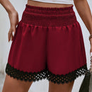 Shorts ribete con encaje de cintura elastica