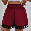 Shorts ribete con encaje de cintura elastica