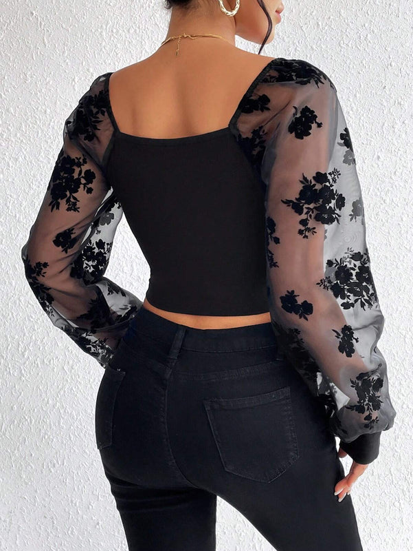 Prive Top crop con estampado floral de malla en contraste de manga farol pecho con fruncido
