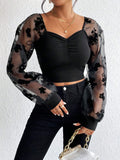 Prive Top crop con estampado floral de malla en contraste de manga farol pecho con fruncido