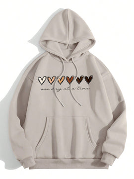 Essnce capucha con estampado de corazon y slogan con bolsillo de canguro con cordon con forro termico