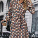Vestido con cinturon con estampado de cuello notch de manga farol