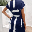Frenchy Vestido con cinturon con estampado de pincelada de manga murcielago