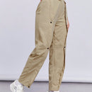 Pantalones con boton delantero con diseno de fruncido