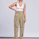 Pantalones con boton delantero con diseno de fruncido