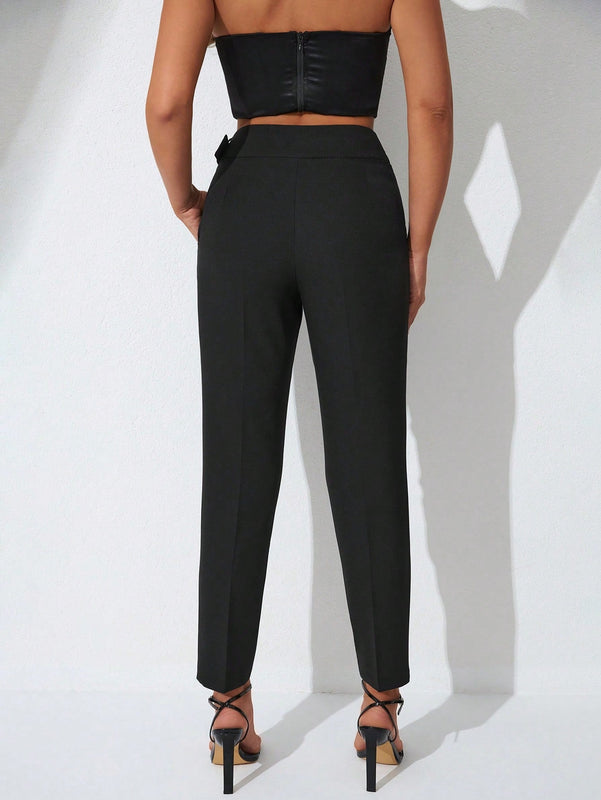 Pantalones zanahoria con bolsillo oblicuo liso