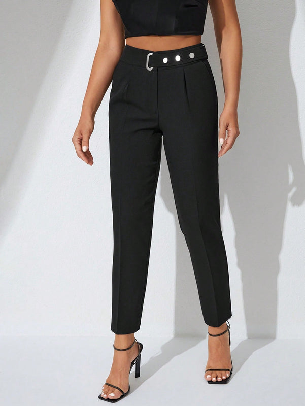 Pantalones zanahoria con bolsillo oblicuo liso