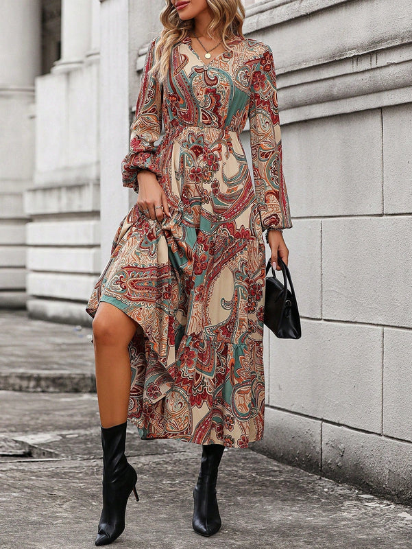 Vestido con estampado de paisley de manga farol bajo con fruncido sin cinturon