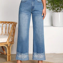 LUNE Jeans con bordado floral de pierna ancha