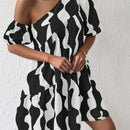 Vestido smock con estampado de cuello asimetrico de manga farol bajo con fruncido