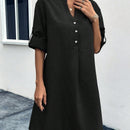 Vestido unicolor con boton de manga enrollada de cuello notch