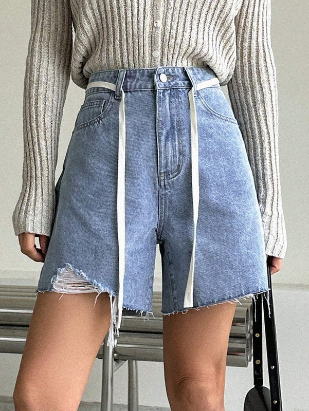 DAZY Shorts en mezclilla de talle alto ribete crudo con cinturon