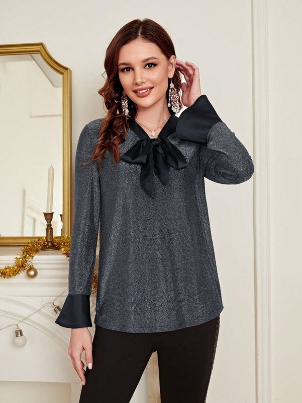 EMERY ROSE Blusa de cuello con cordon de manga amplia brillante