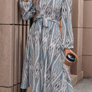 Frenchy Vestido con cinturon con estampado de cheuron de manga farol