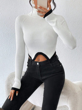 Essnce Jersey crop cuello alto de manga raglan bajo asimetrico