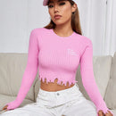 EZwear Jersey crop con bordado de slogan de manga raglan roto