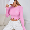 EZwear Jersey crop con bordado de slogan de manga raglan roto