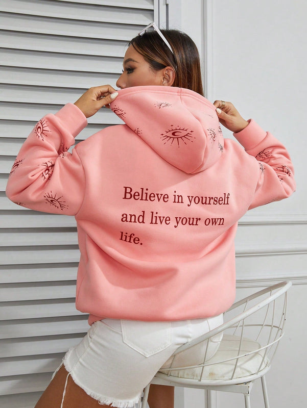 Moosta capucha con estampado de slogan de hombros caidos con forro termico