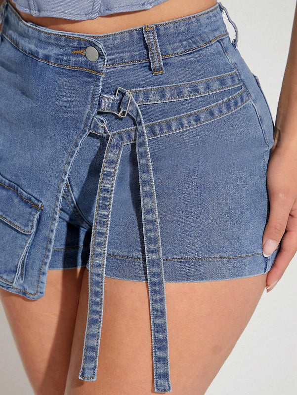 Haute Shorts De Mezclilla Con Solapa, Hebilla Y Envoltura De Bolsillo