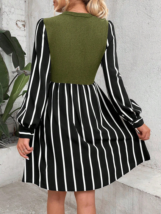 Vestido con estampado de rayas de manga farol