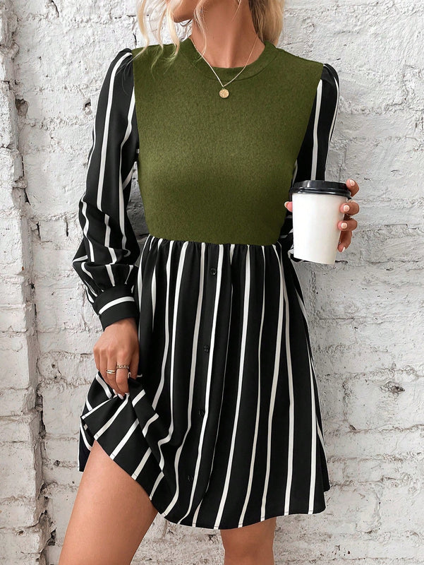 Vestido con estampado de rayas de manga farol