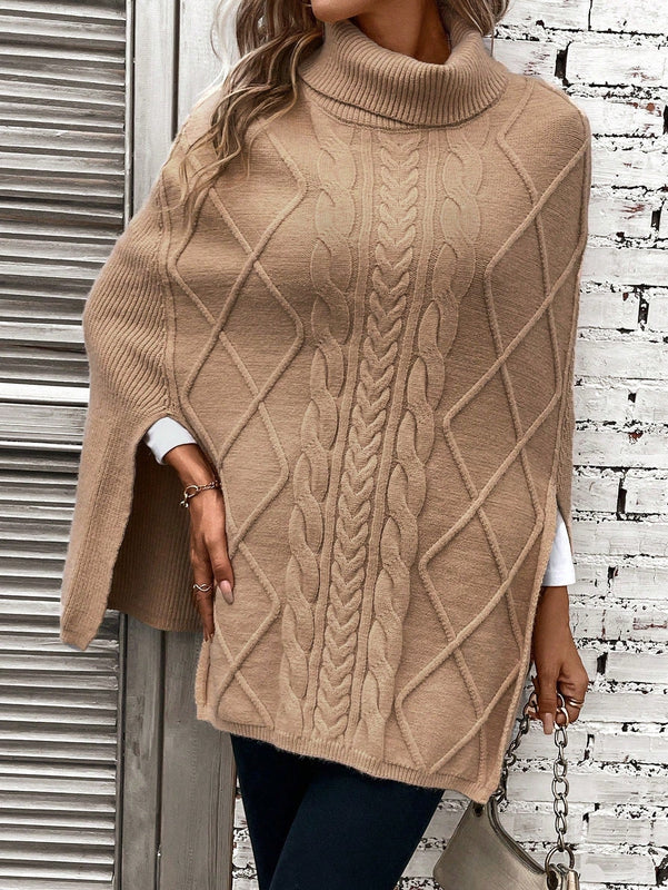 LUNE Poncho cuello alto tejido de cable
