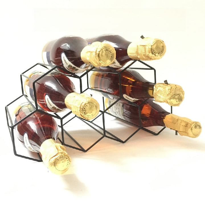 Elegante Estante de Vino de Metal Negro con Nido de Abeja - Capacidad para 7 Botellas, Diseño de Rejilla Hexagonal para Exhibición en la Sala de Estar, Soporte Creativo para Vino Tinto de Encimera & Organizador de Cocina, Decoración de Vino