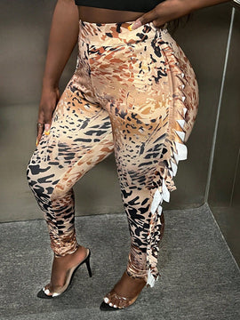 Pantalones ajustados con estampado ribete con fruncido