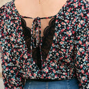 Frenchy Blusa con lazo en la espalda y encaje en contraste con estampado floral de florecitas