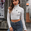 EZwear Jersey crop cuello alto con diseno de boton tejido de cable de hombros caidos