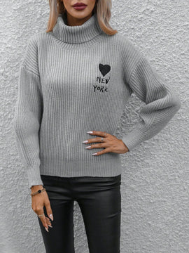 Frenchy Jersey con letra & con patron de corazon cuello alto de hombros caidos