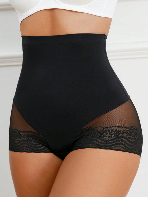 Chicos Shorts de fajas con encaje en contraste de talle alto