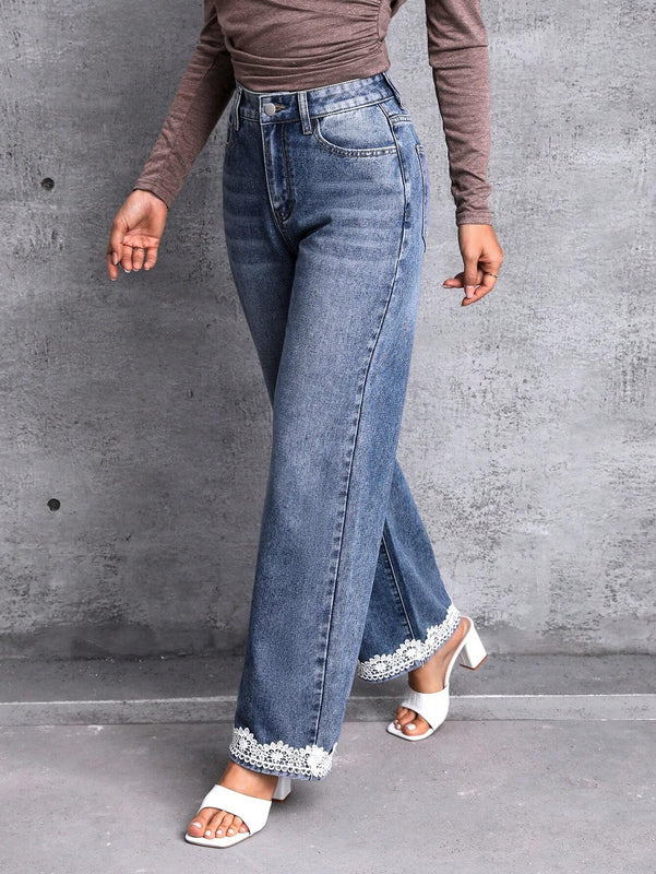LUNE Jeans con bolsillo oblicuo bajo con encaje en contraste de pierna ancha